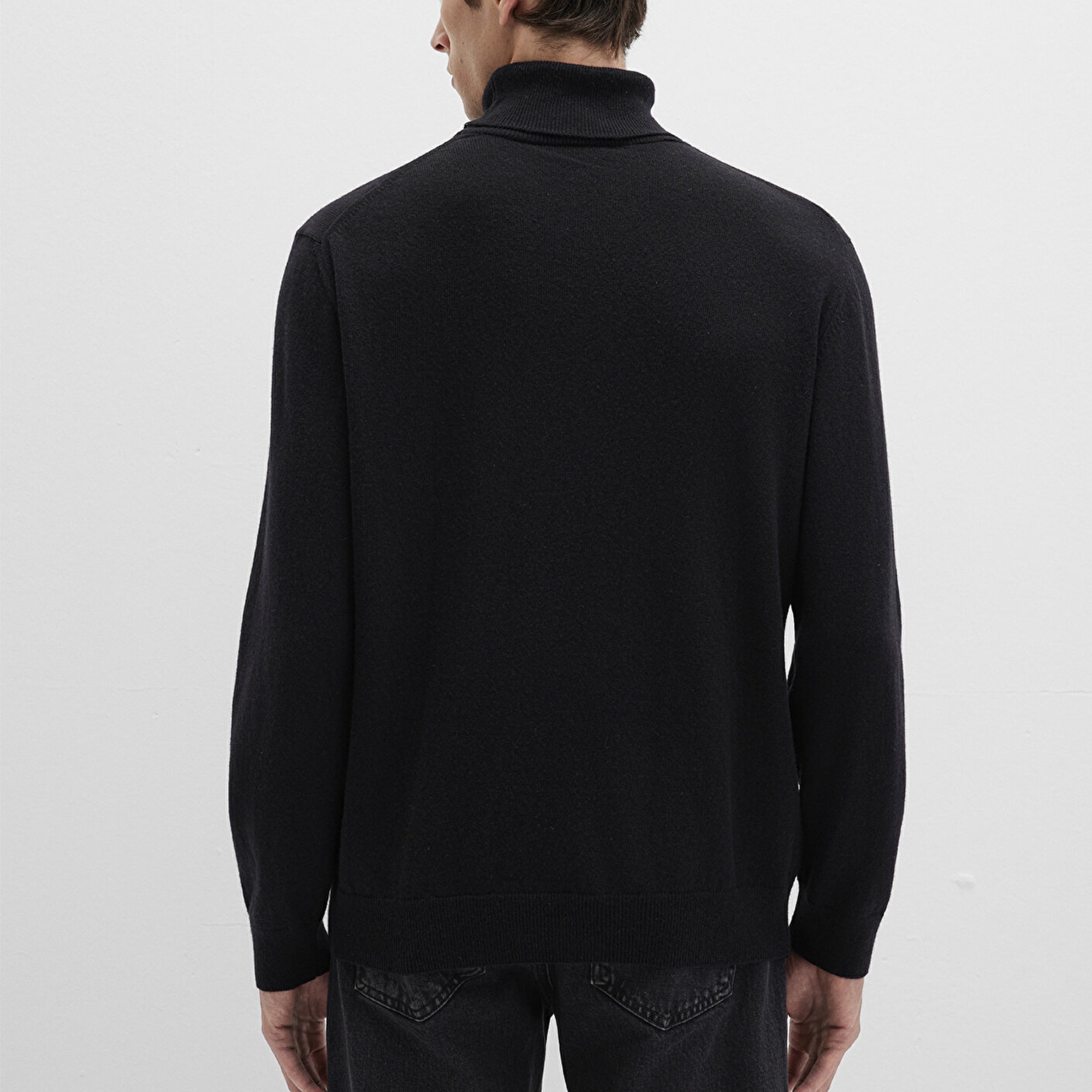 Mavi Yün Karışımlı Boğazlı Siyah Kazak Regular Fit / Normal Kesim 0710372-900