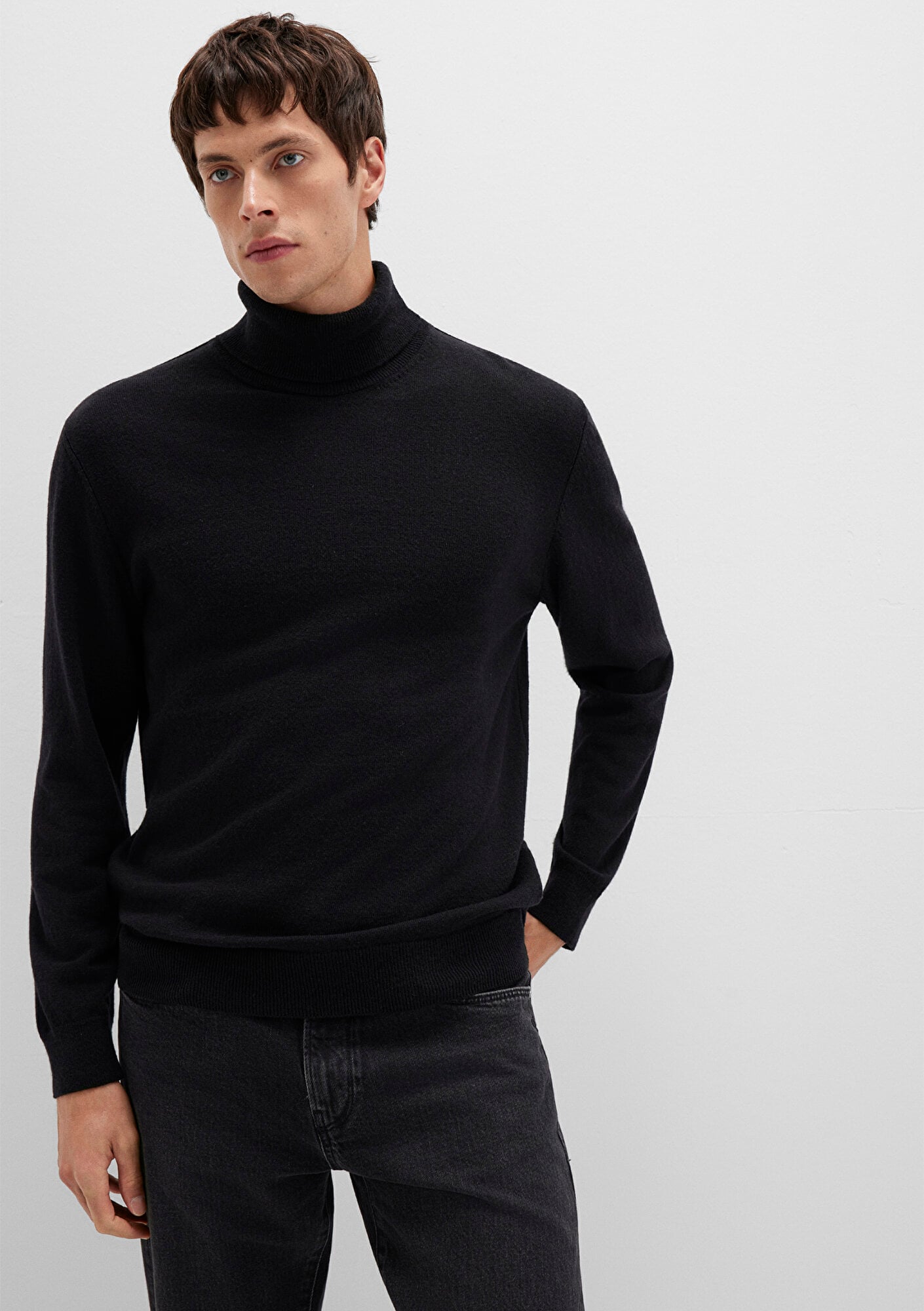  Mavi Yün Karışımlı Boğazlı Siyah Kazak Regular Fit / Normal Kesim 0710372-900