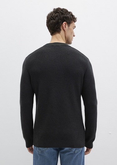  Mavi Yün Karışımlı Siyah Kazak Slim Fit / Dar Kesim 0710291-900