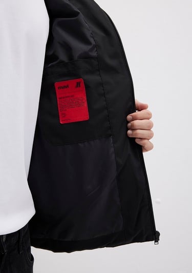  Mavi Kapüşonlu Siyah Şişme Mont 0110651-71379