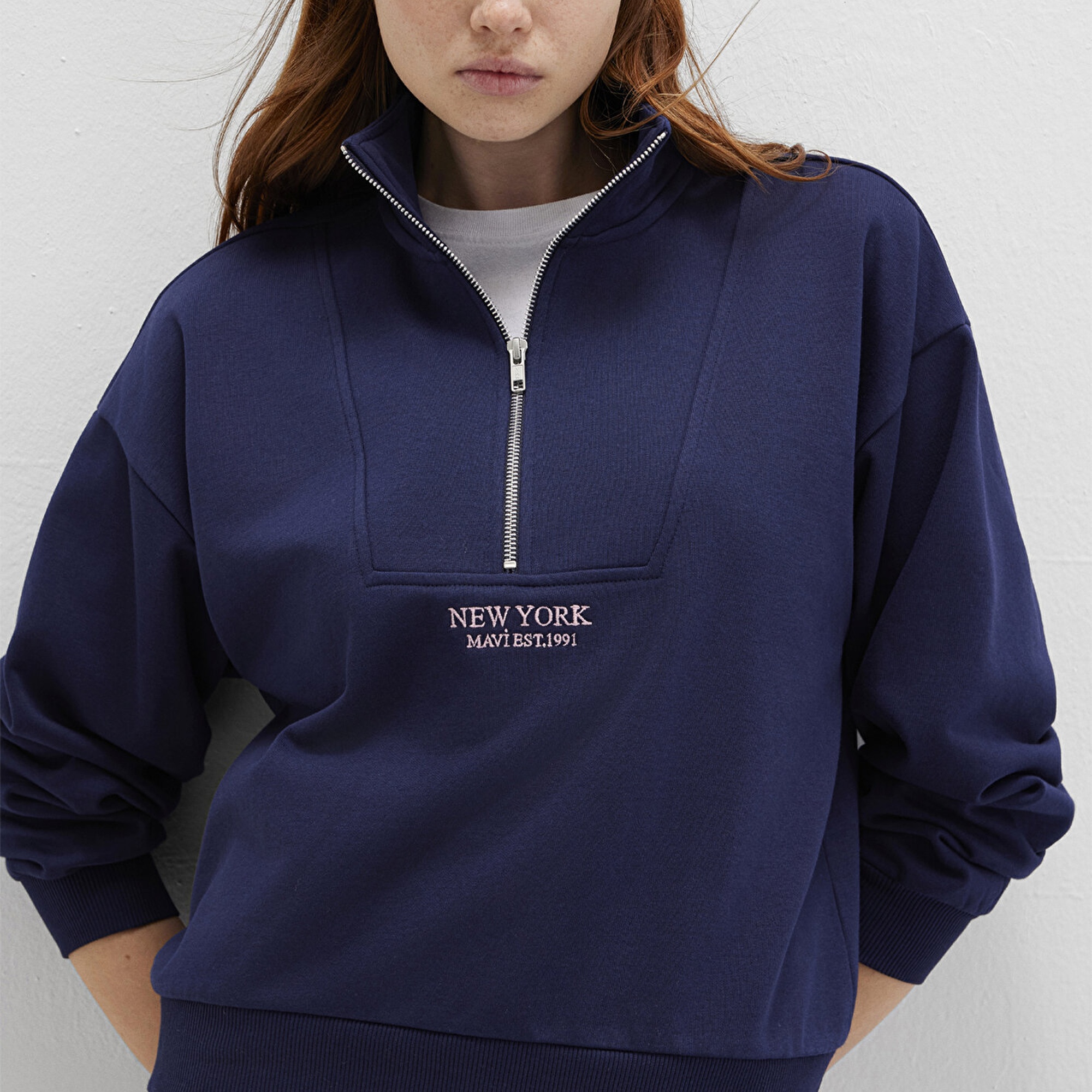 Mavi Yarı Fermuarlı Sırt Baskılı Lacivert Sweatshirt 1S10501-80729