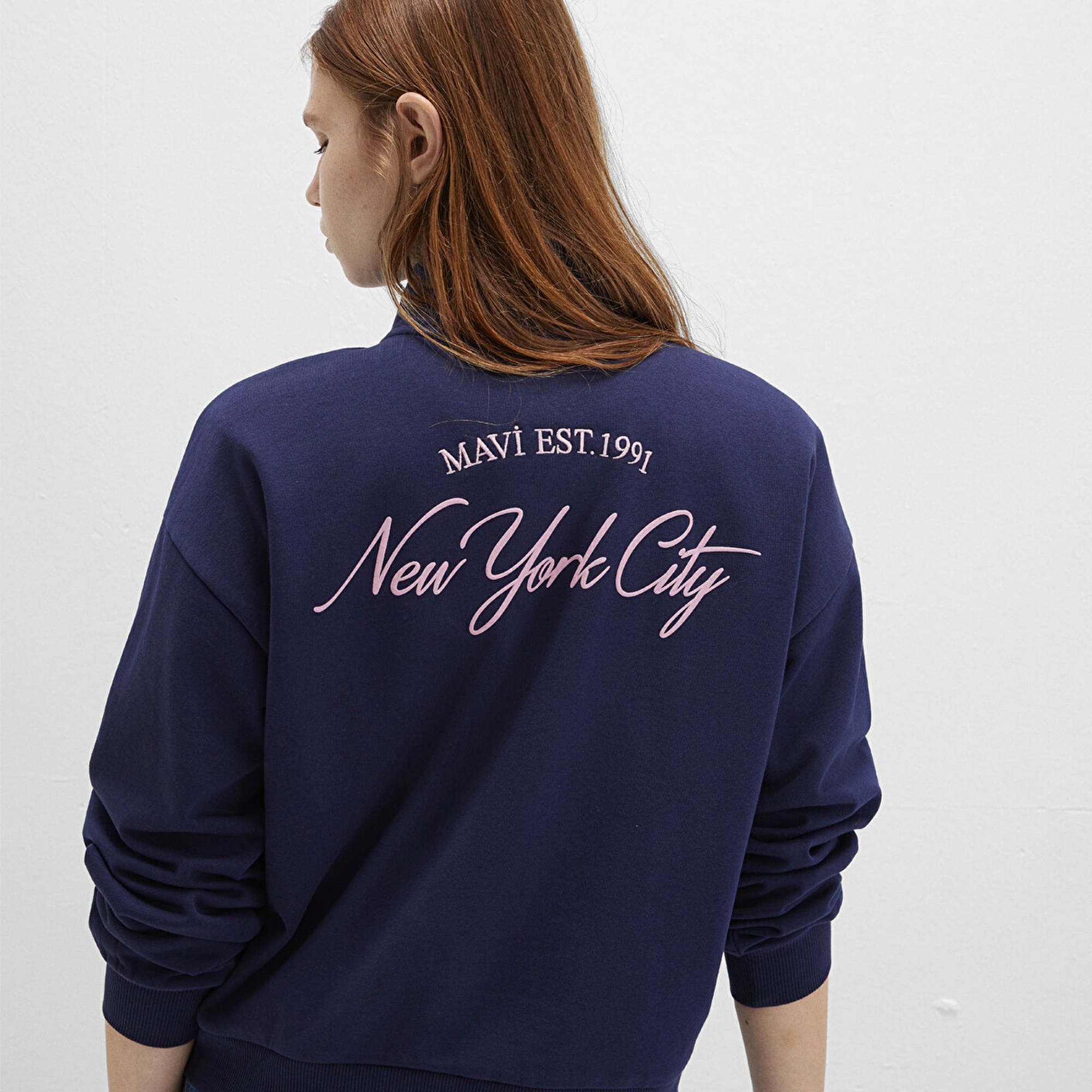 Mavi Yarı Fermuarlı Sırt Baskılı Lacivert Sweatshirt 1S10501-80729