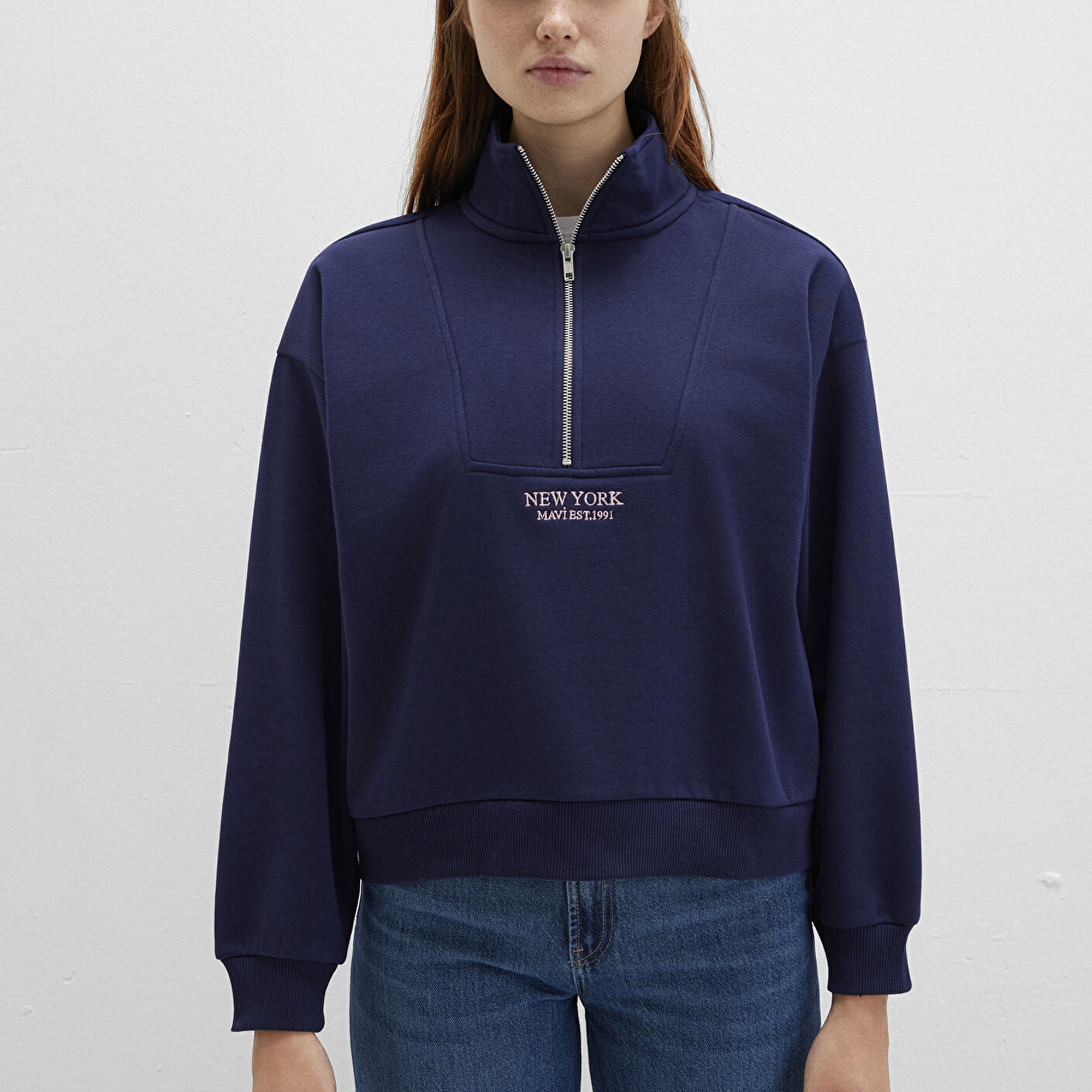 Mavi Yarı Fermuarlı Sırt Baskılı Lacivert Sweatshirt 1S10501-80729