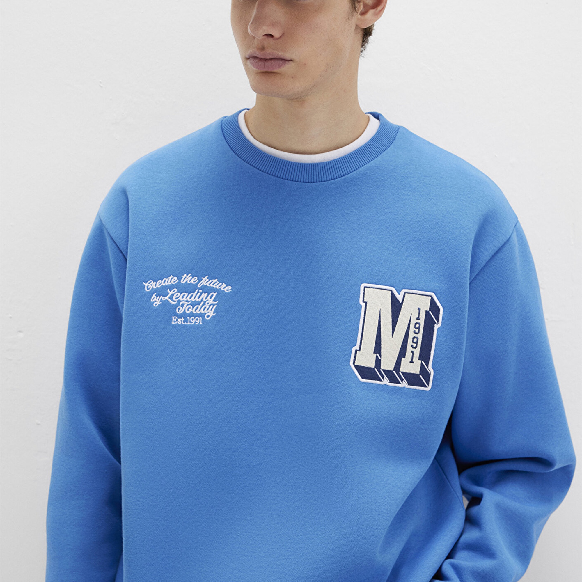 Mavi M Logo Nakış Detaylı Mavi Sweatshirt 0S10492-81330