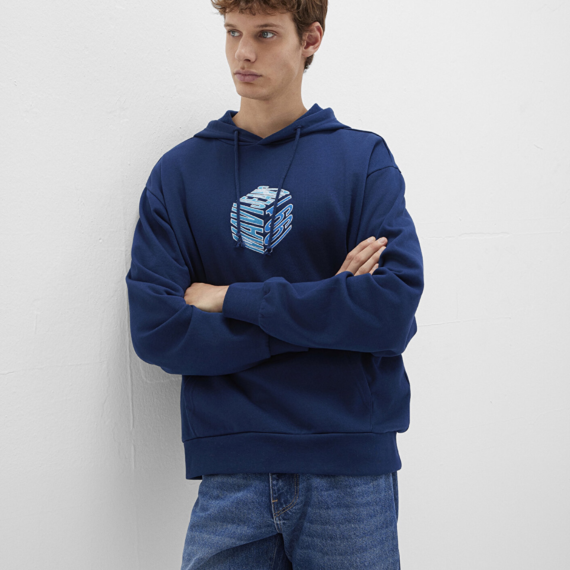 Mavi Mavi Baskılı Kapüşonlu Lacivert Sweatshirt 0S10397-89353