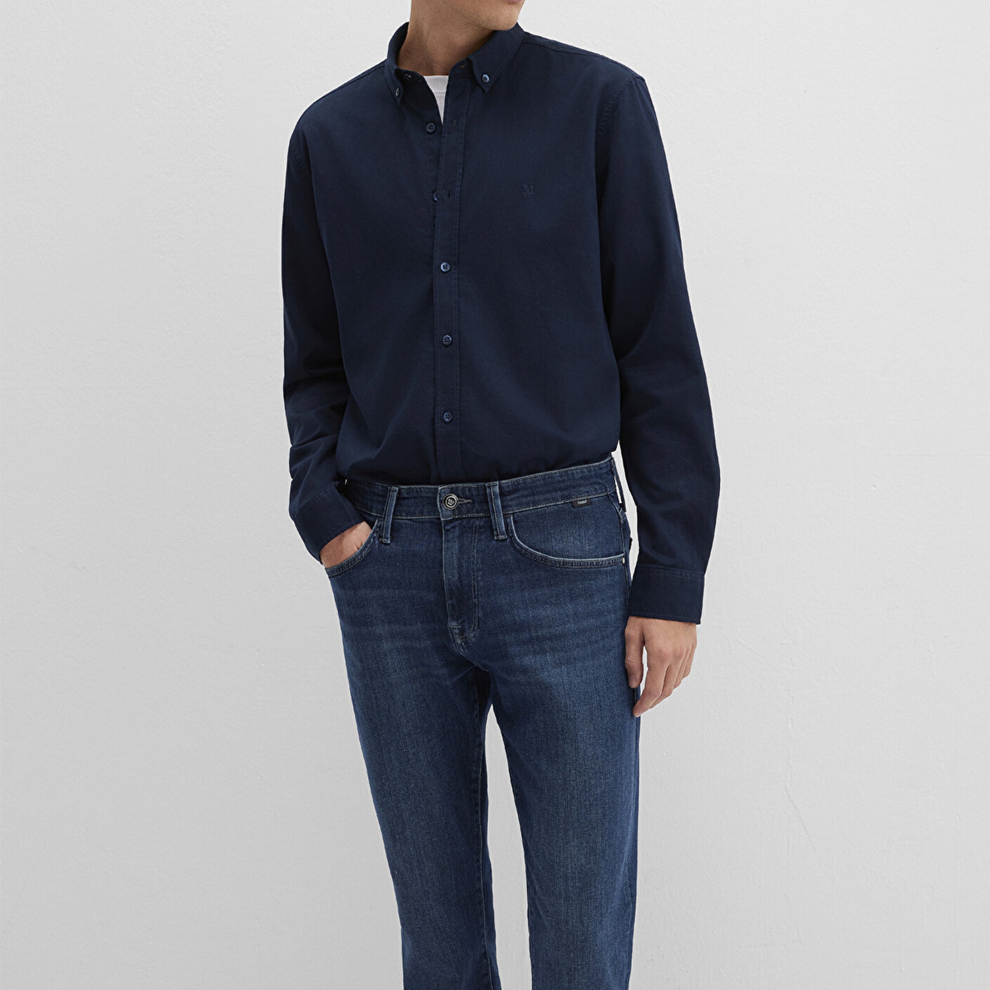 Mavi M Logo Nakışlı Lacivert Gömlek Slim Fit / Dar Kesim 0211192-70492