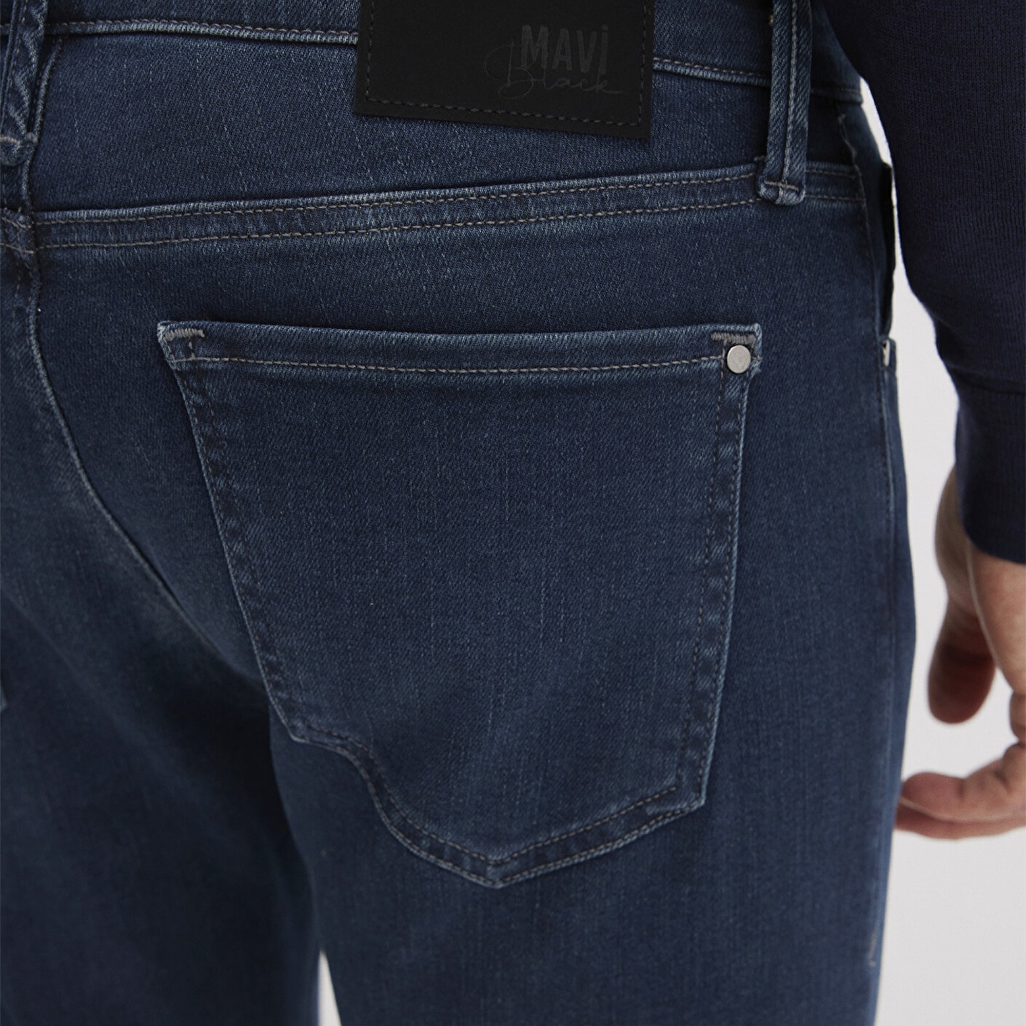 Mavi James Lux Black Puslu Koyu Mavi Jean Pantolon 0042490825