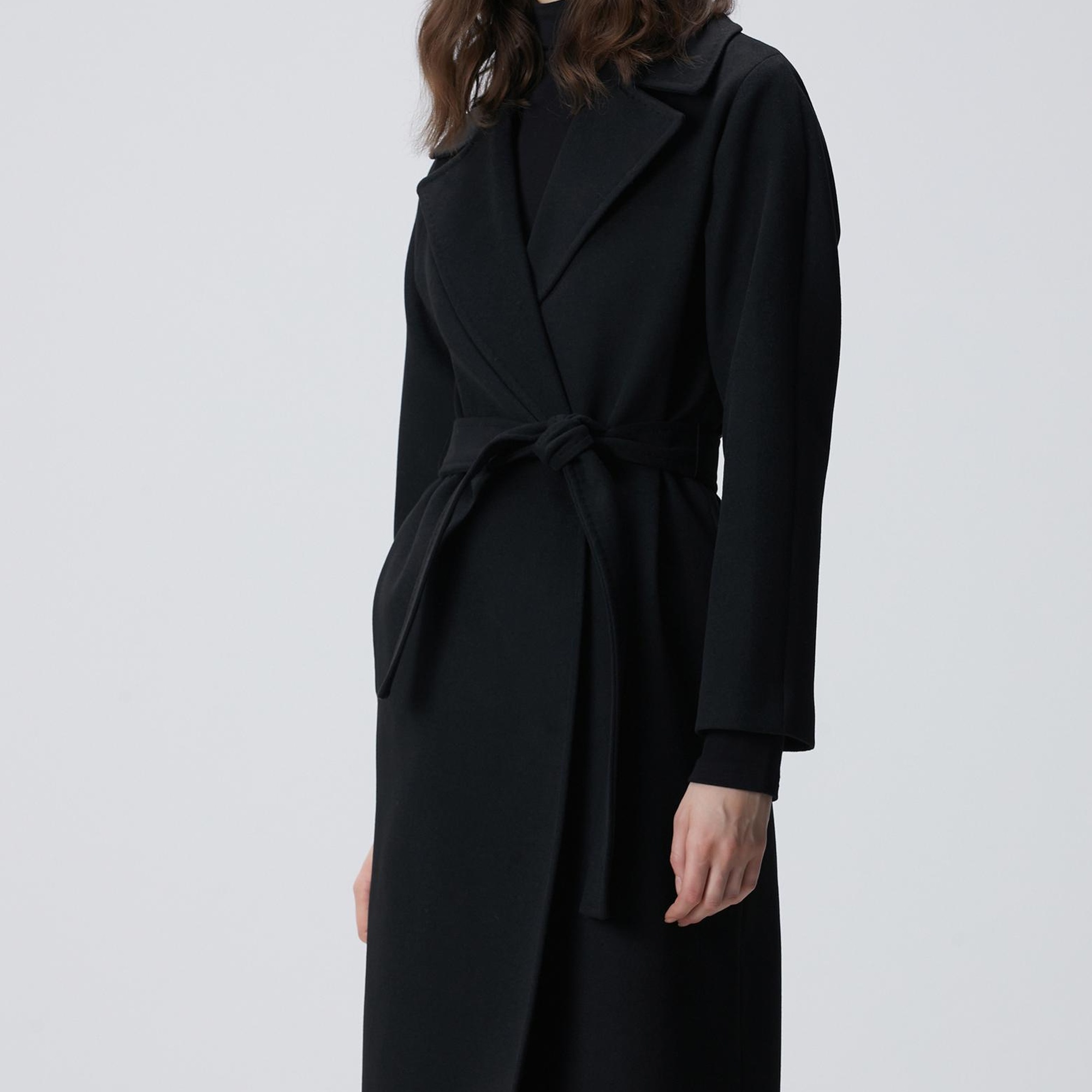 Network Kadın Siyah Geniş Yakalı Manto