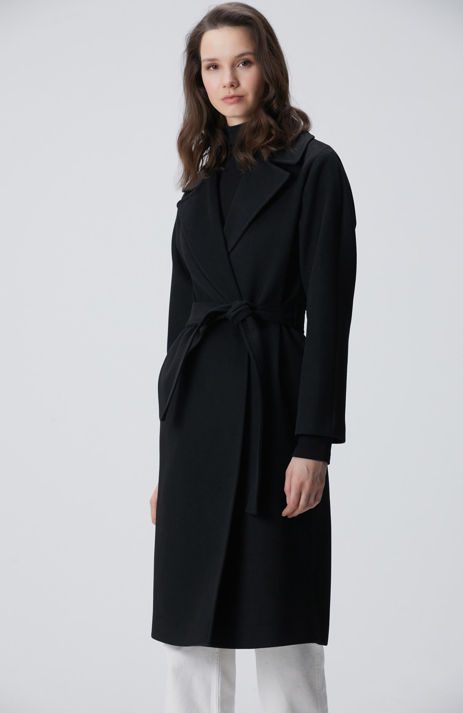  Network Kadın Siyah Geniş Yakalı Manto