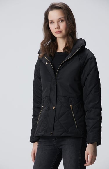  Network Kadın Siyah Yarım Kapitone Detaylı Kaban