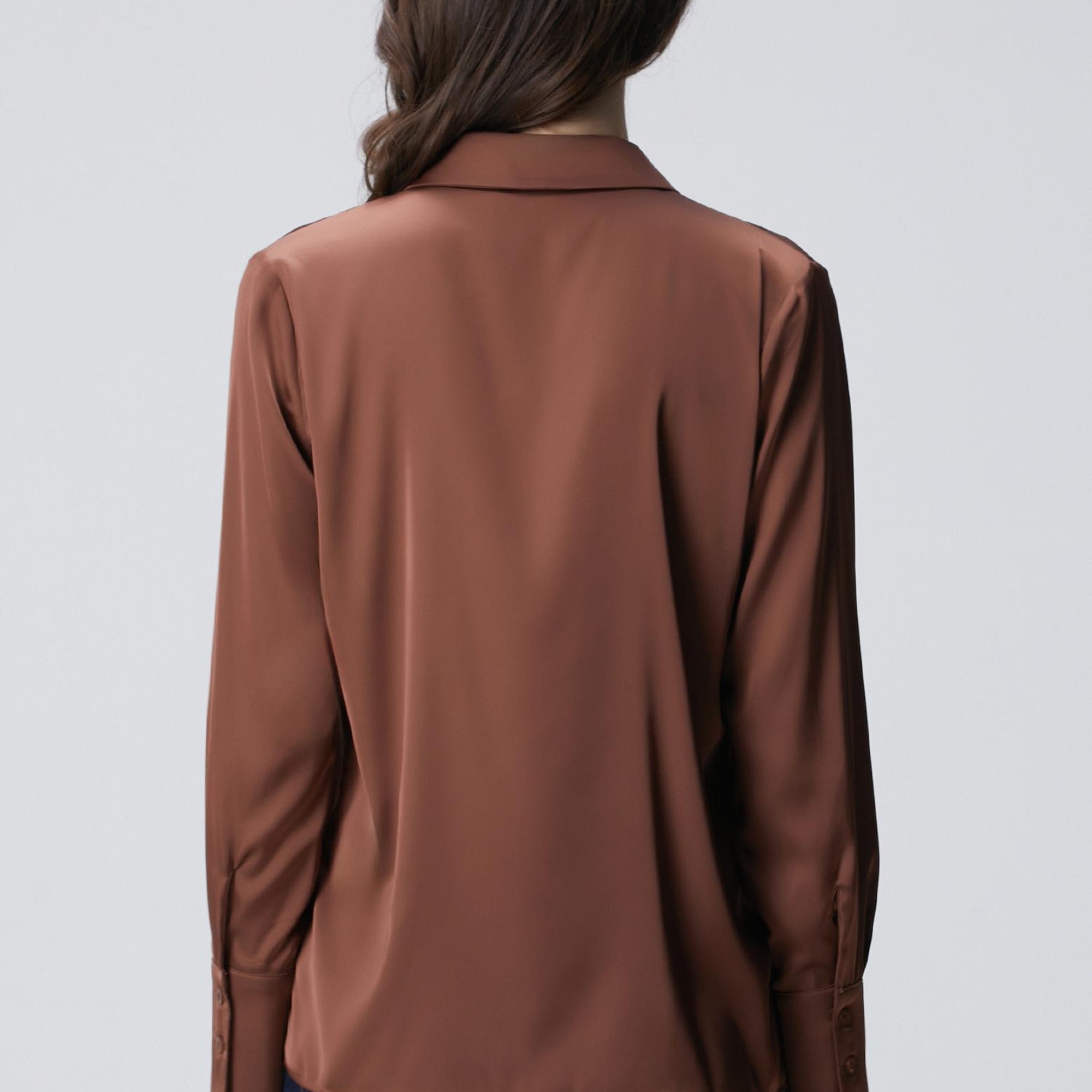 Network Kadın Kahverengi Geniş Manşetli Saten Gömlek
