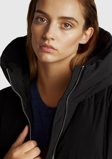  Kadın Siyah Kuş Tüyü Kapüşonlu Fermuarlı Kolu Lastikli Şişme Mont