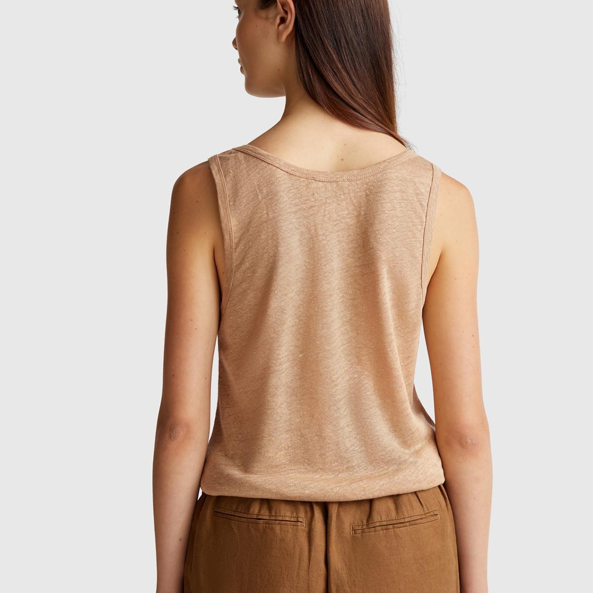 Kadın Bej %100 Keten Yanları Yırtmaçlı Regular Fit Yuvarlak Yaka Atlet