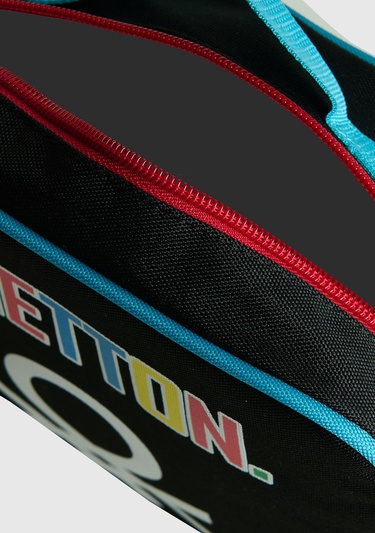  Erkek Çocuk Siyah Benetton Yazılı Renk Bloklu Beslenme Çantası