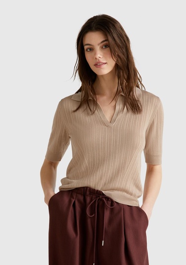  Kadın Bej %100 Liyosel Nervür Detaylı Kısa Kollu Polo Yaka Kazak