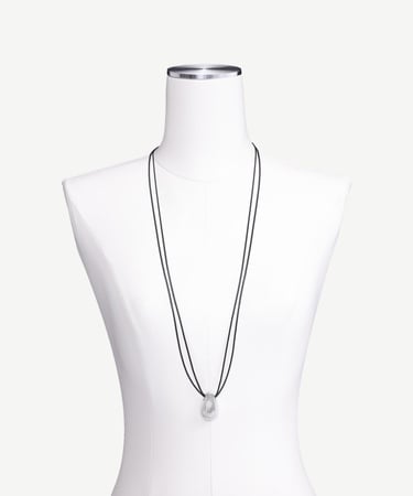  YARGICI Metal Uç Detaylı Uzun Kolye