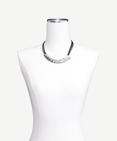  YARGICI Metal Aksesuarlı Kolye