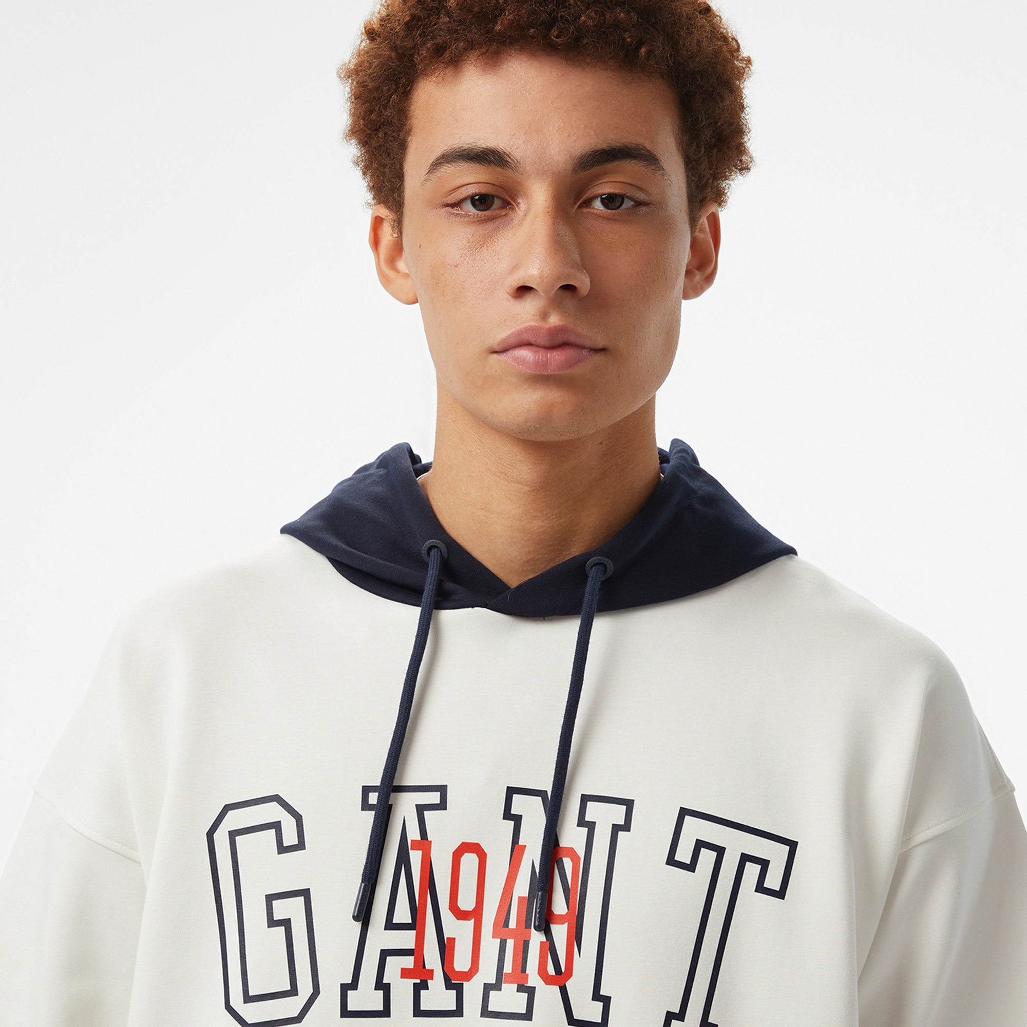 GANT Erkek Beyaz Kapüşonlu T-Shirt