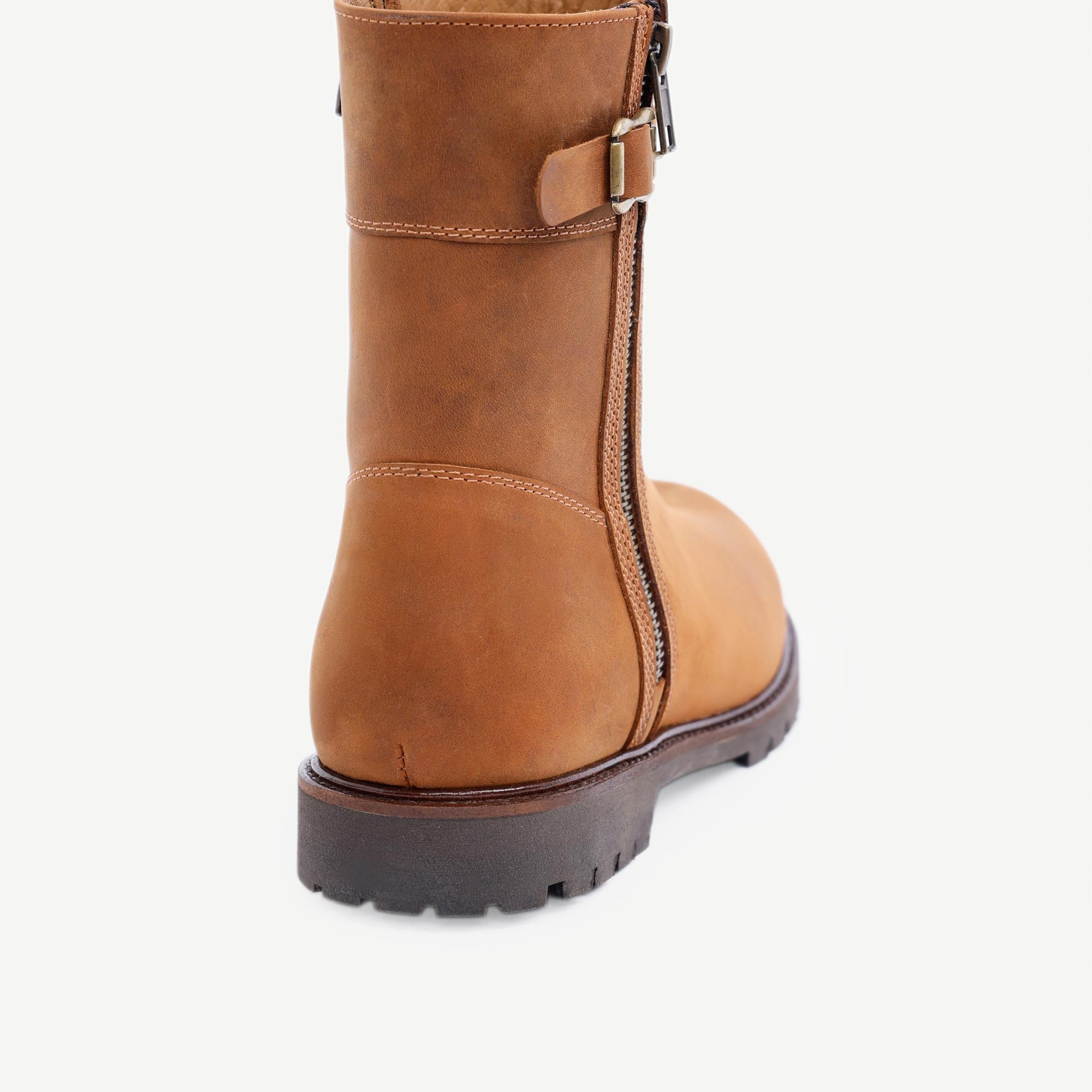 YARGICI İnce Tabanlı Yumuşak Deri Bot