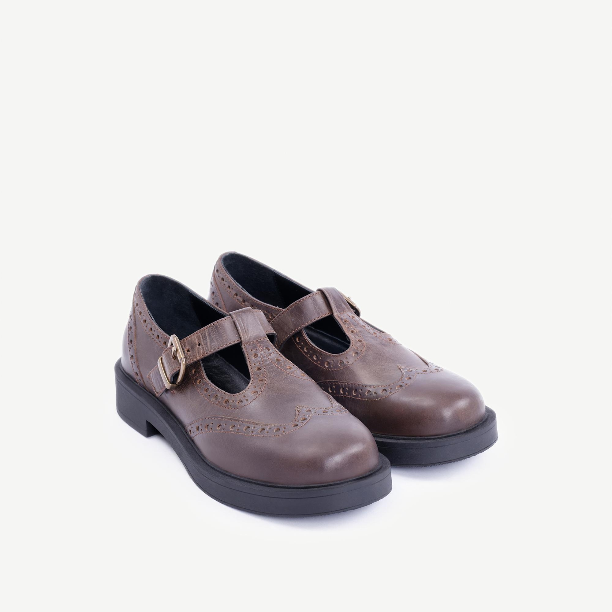 YARGICI Zımba Detaylı Deri Düz Ayakkabı