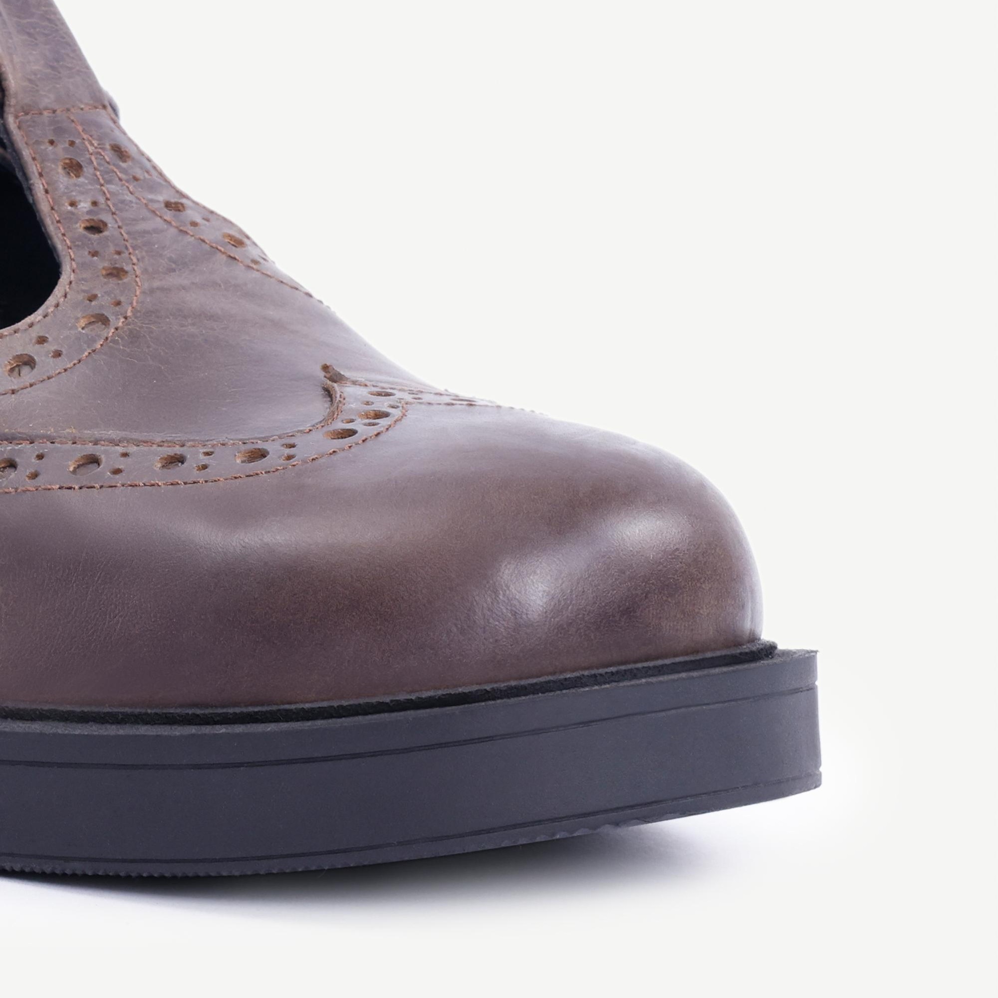 YARGICI Zımba Detaylı Deri Düz Ayakkabı