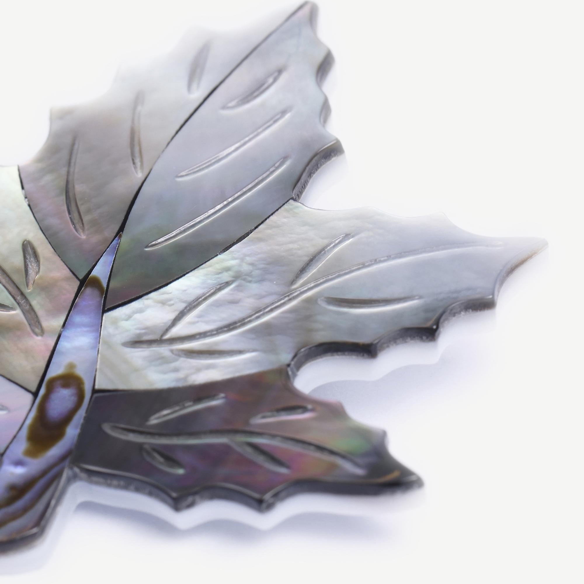 YARGICI Yaprak Figürlü Broş