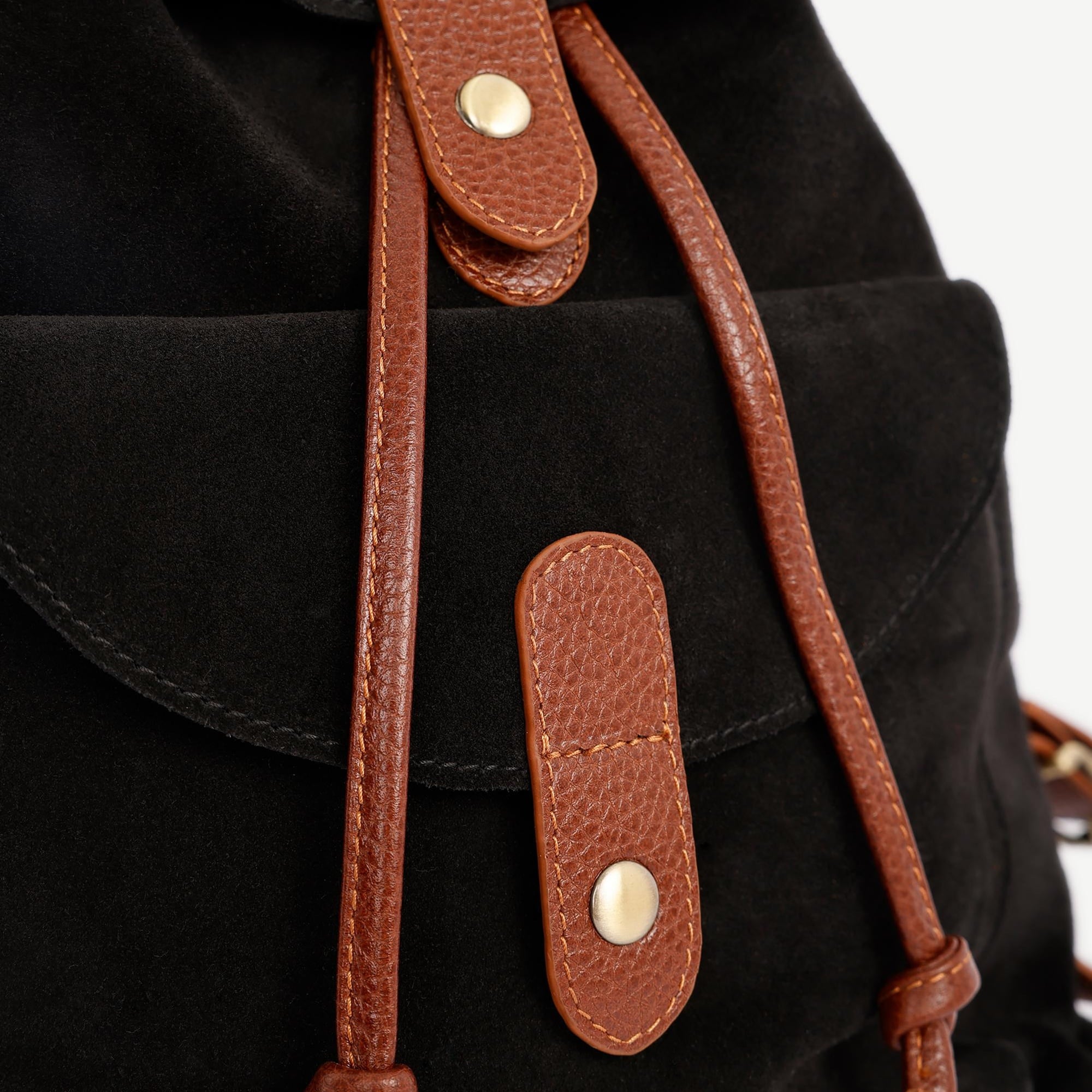 YARGICI Kapak Detaylı Süet Deri Sırt Çantası