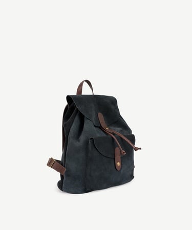  YARGICI Kapak Detaylı Süet Deri Sırt Çantası