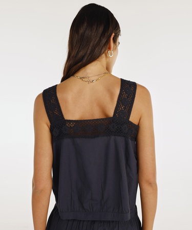  YARGICI Kare Yakalı Crochet Detaylı Crop Üst