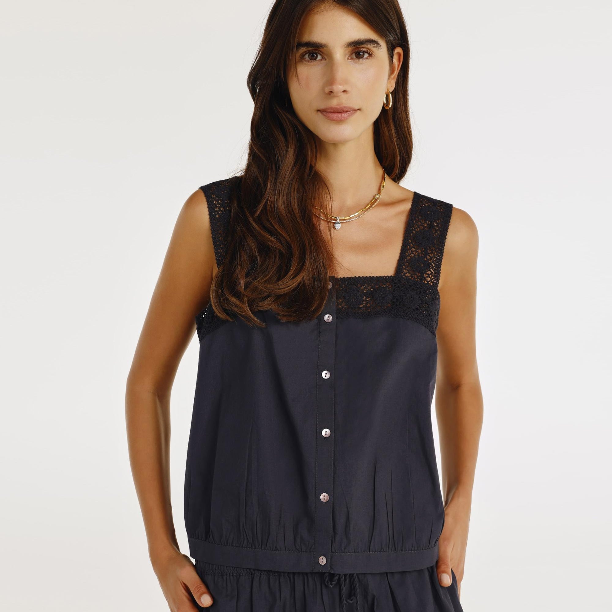 YARGICI Kare Yakalı Crochet Detaylı Crop Üst