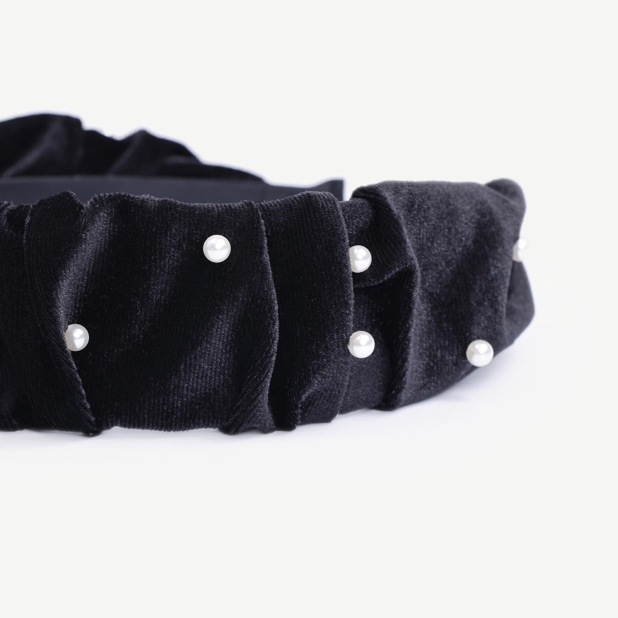 YARGICI Boncuk Detaylı Taç