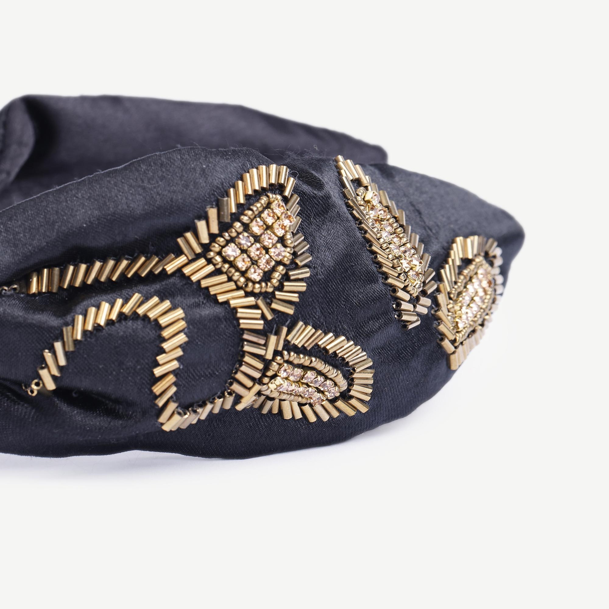 YARGICI Boncuk Detaylı Saten Taç