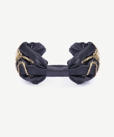  YARGICI Boncuk Detaylı Saten Taç