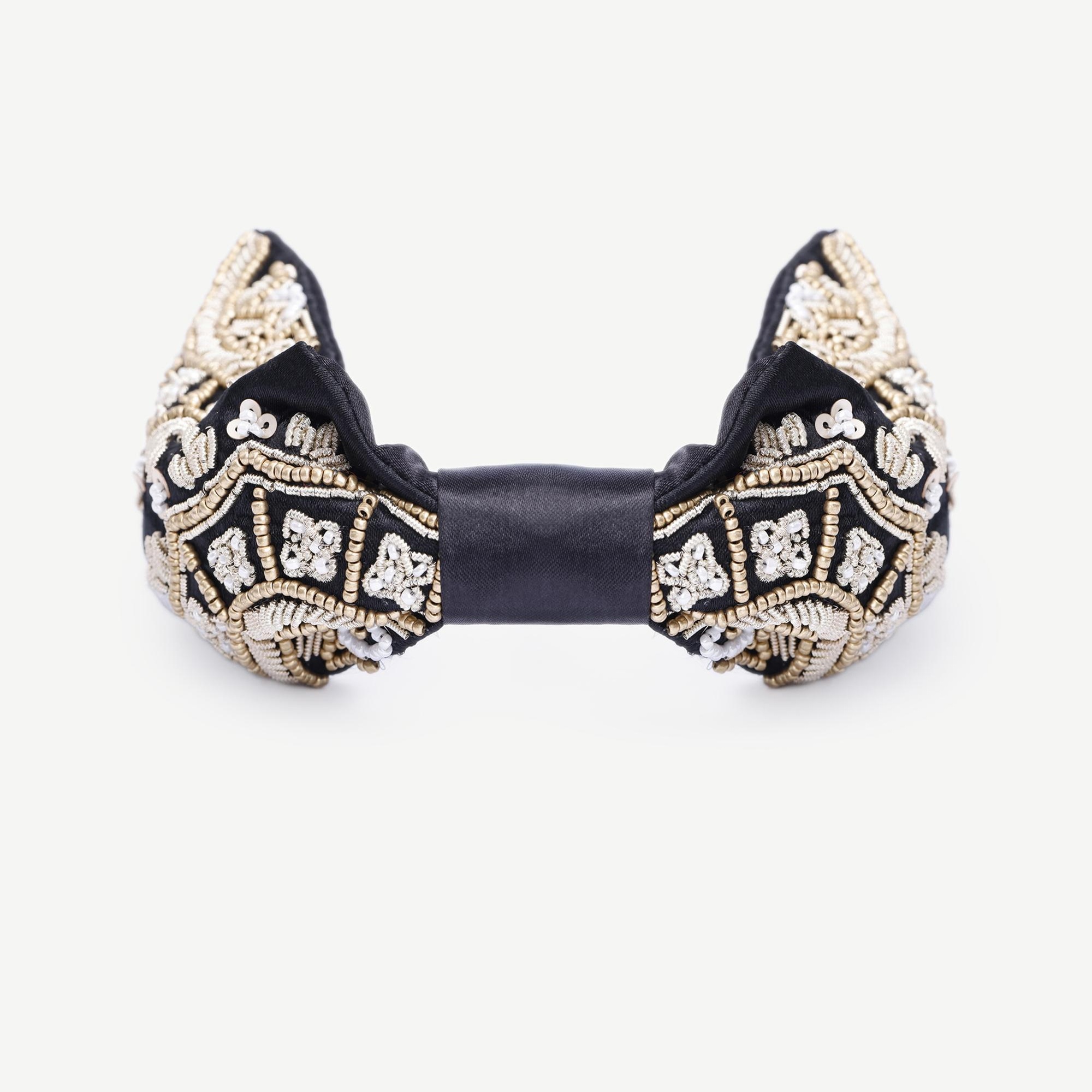 YARGICI Boncuk Detaylı Saten Taç