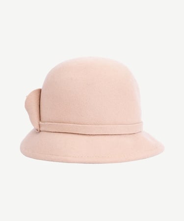  YARGICI Çiçek Detaylı Yün Kloşe Şapka