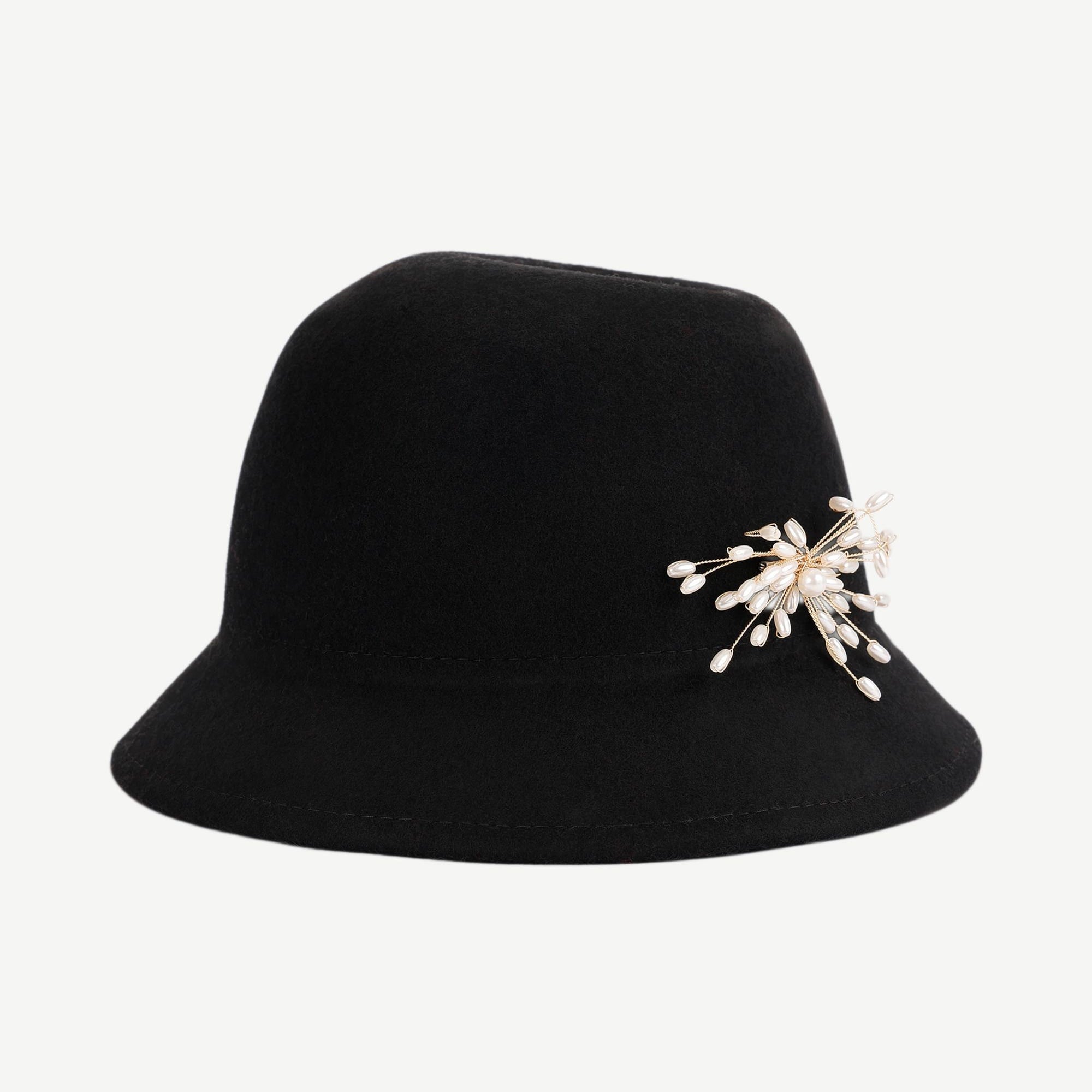 YARGICI Broş Detaylı Yün Kloşe Şapka