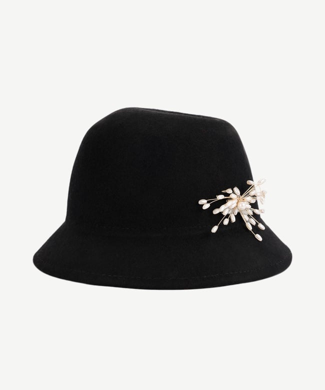  YARGICI Broş Detaylı Yün Kloşe Şapka