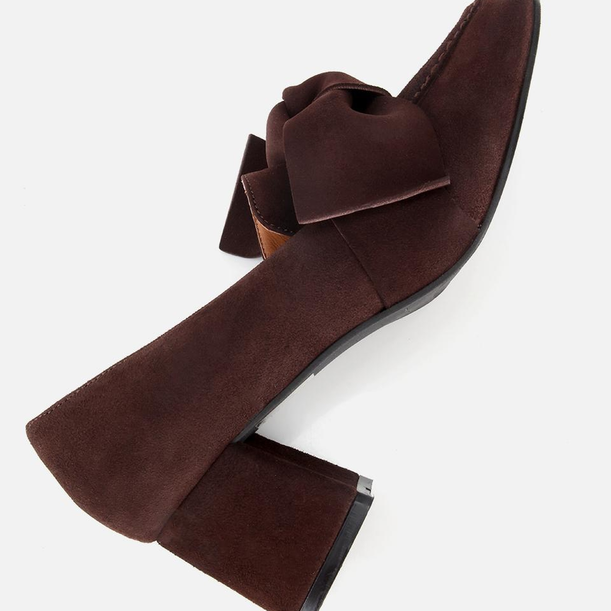 Kadın Süet Kahverengi Fiyonk Detaylı Kalın Topuklu Ayakkabı