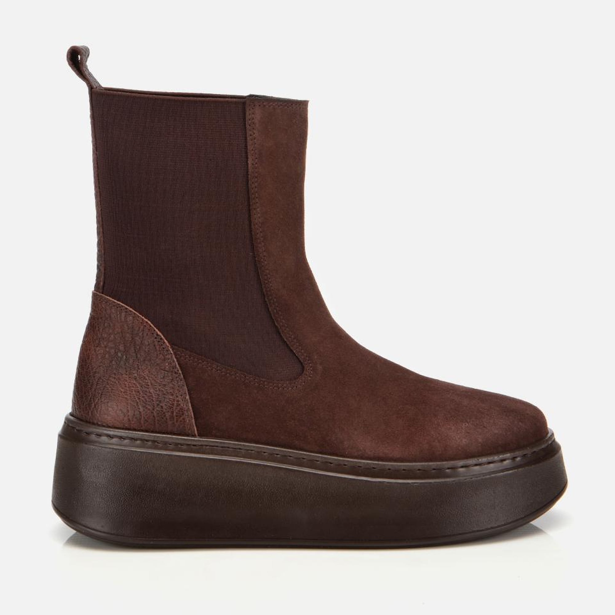 Kadın Süet Deri Kahverengi Lastik Detaylı Kalın Tabanlı Düz Bot