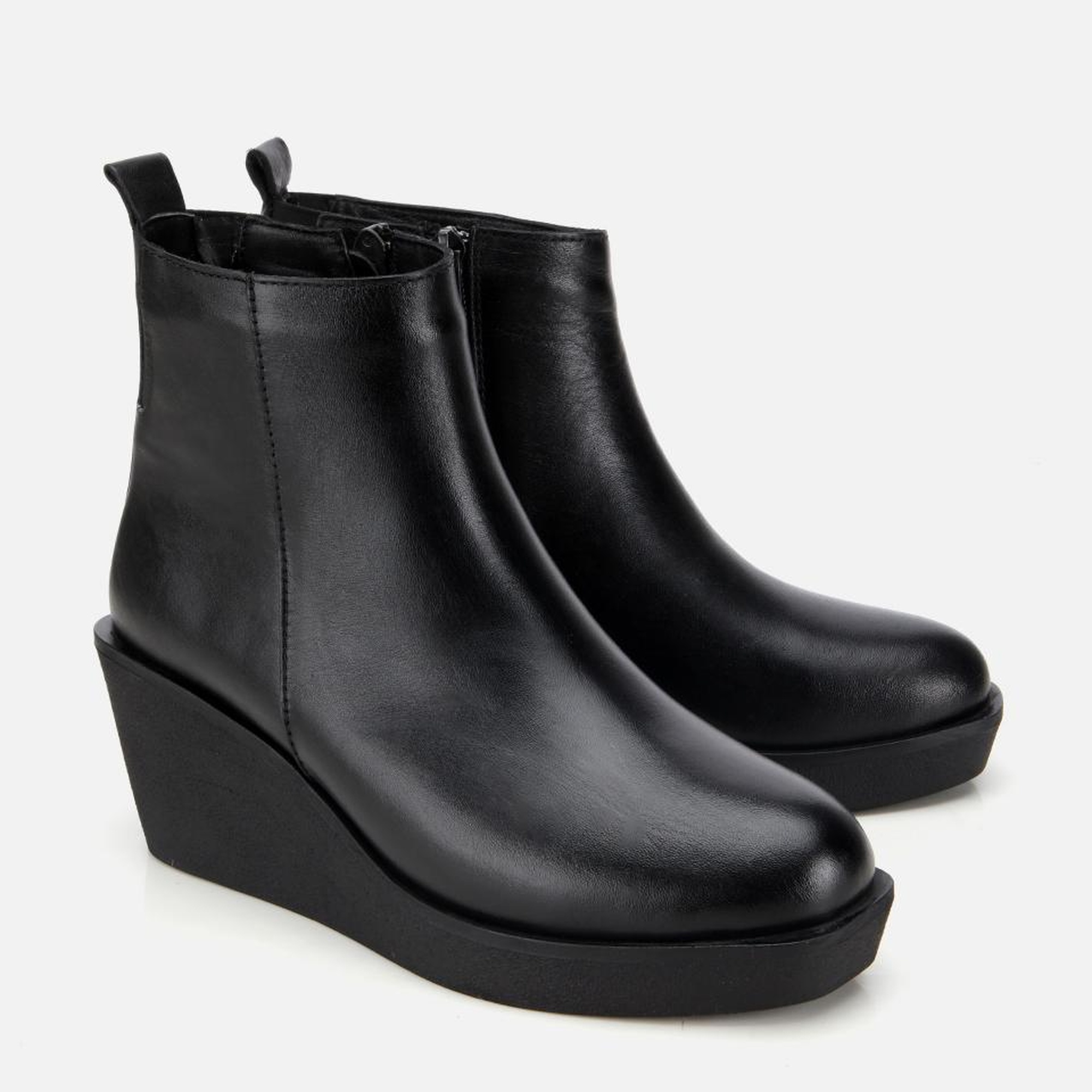 Kadın Deri Siyah Hafif Dolgu Bilekte Topuklu Bot