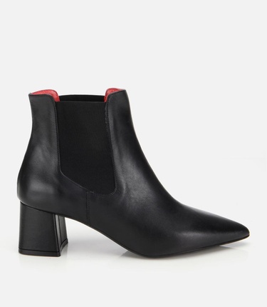  Kadın Deri Siyah Yumuşak Dokulu Lastik Detaylı Topuklu Bot