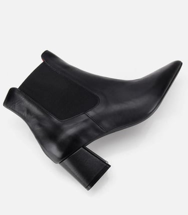  Kadın Deri Siyah Yumuşak Dokulu Lastik Detaylı Topuklu Bot