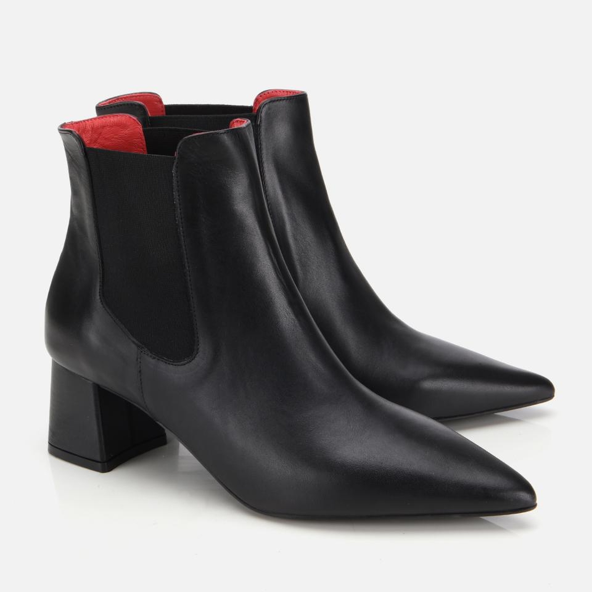 Kadın Deri Siyah Yumuşak Dokulu Lastik Detaylı Topuklu Bot