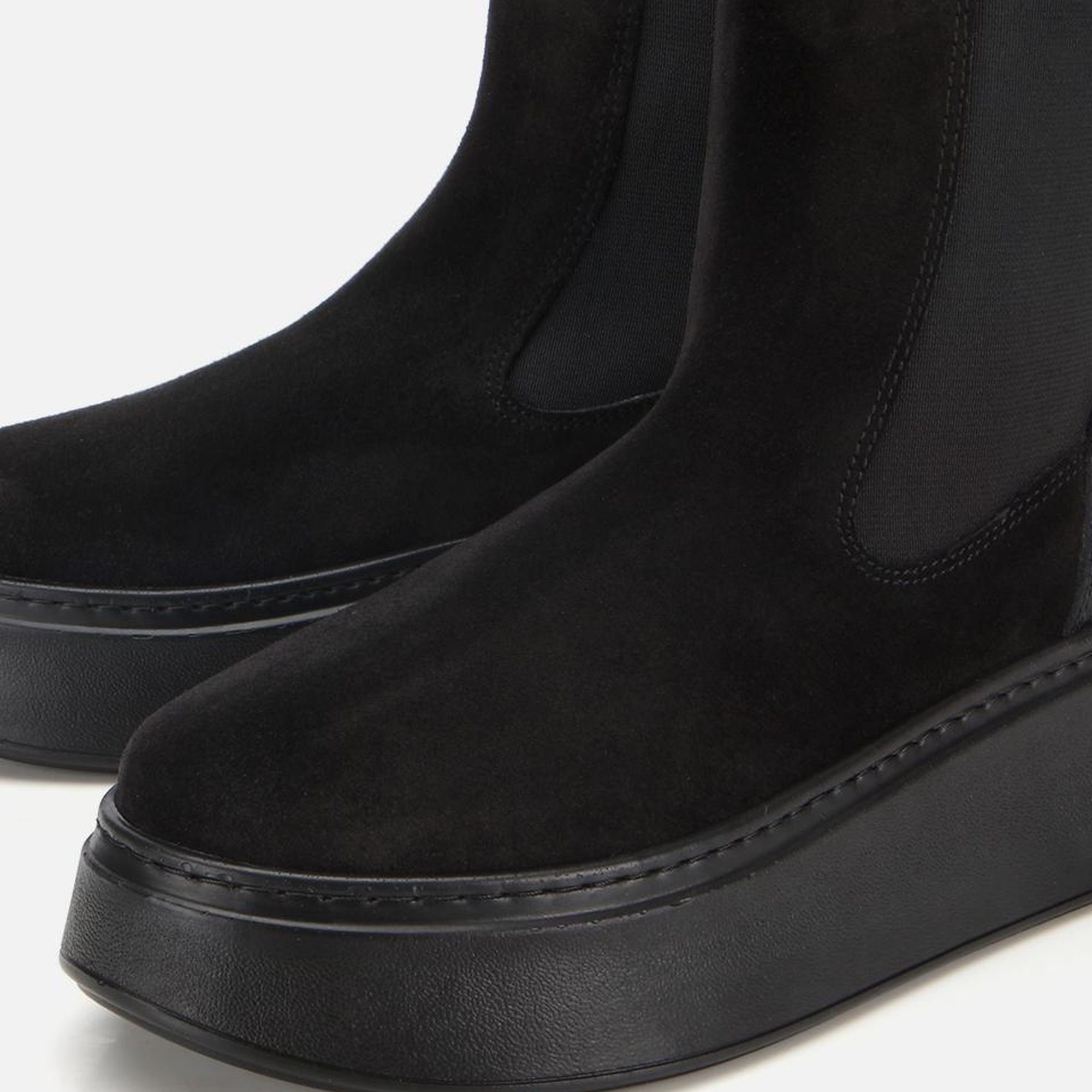 Kadın Süet Deri Siyah Lastik Detaylı Kalın Tabanlı Düz Bot