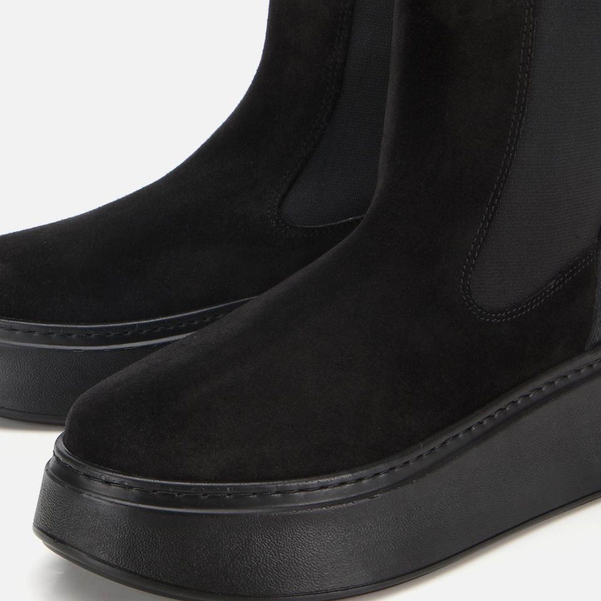 Kadın Süet Deri Siyah Lastik Detaylı Kalın Tabanlı Düz Bot