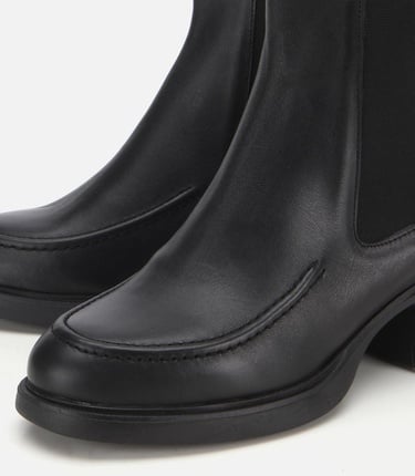  Kadın Deri Siyah Lastik Detaylı Topuklu Bot