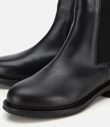  Kadın Deri Siyah Lastik Detaylı Düz Bot