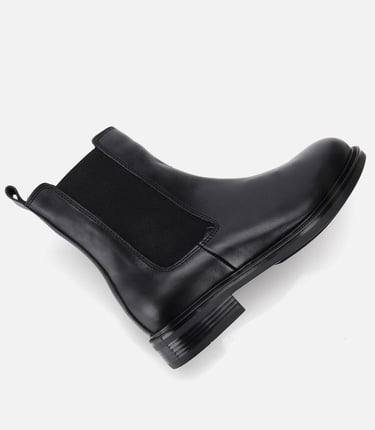  Kadın Deri Siyah Lastik Detaylı Düz Bot