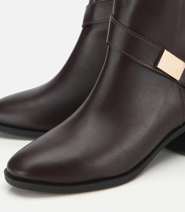  Kadın Kahverengi Metal Detaylı Bilekte Düz Bot