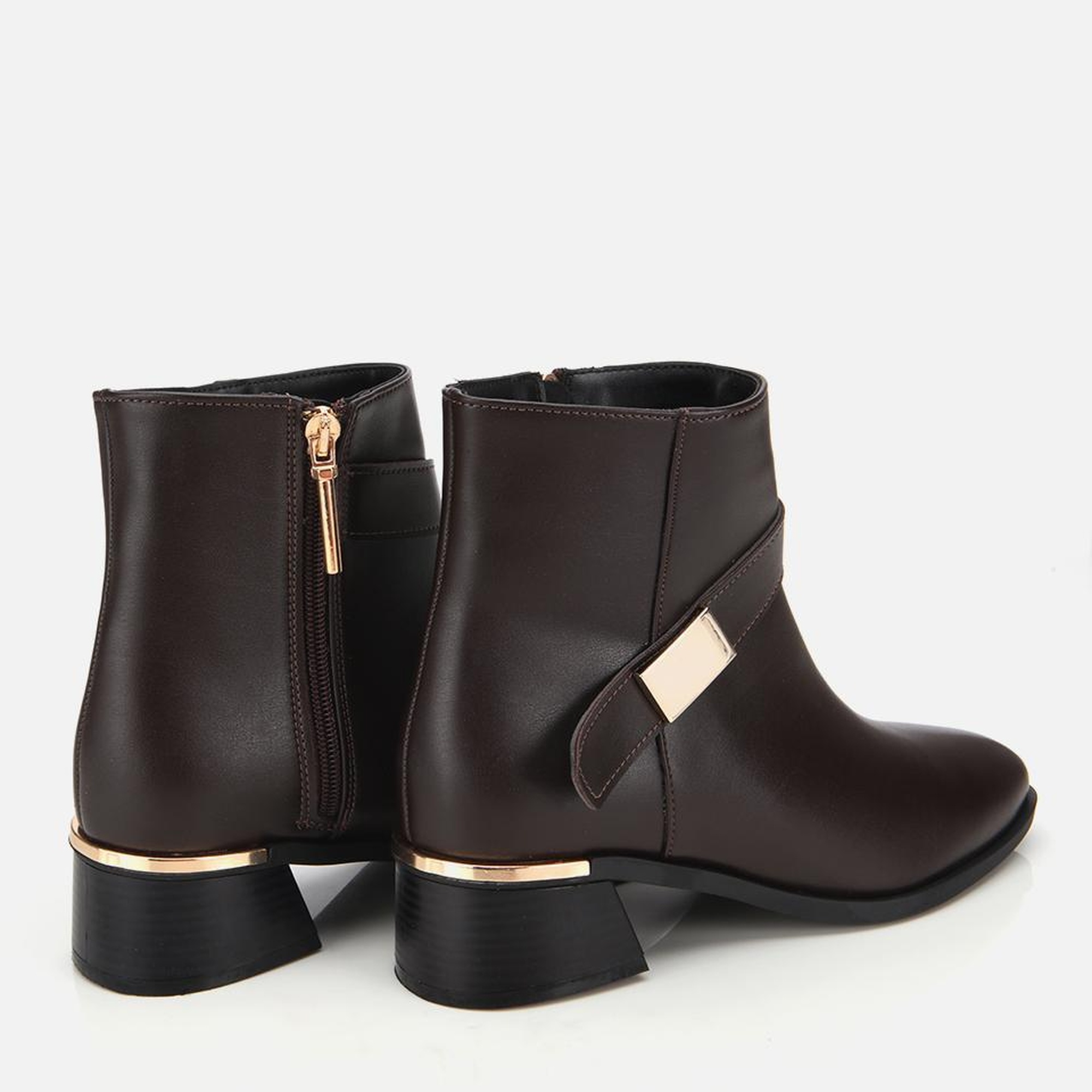 Kadın Kahverengi Metal Detaylı Bilekte Düz Bot